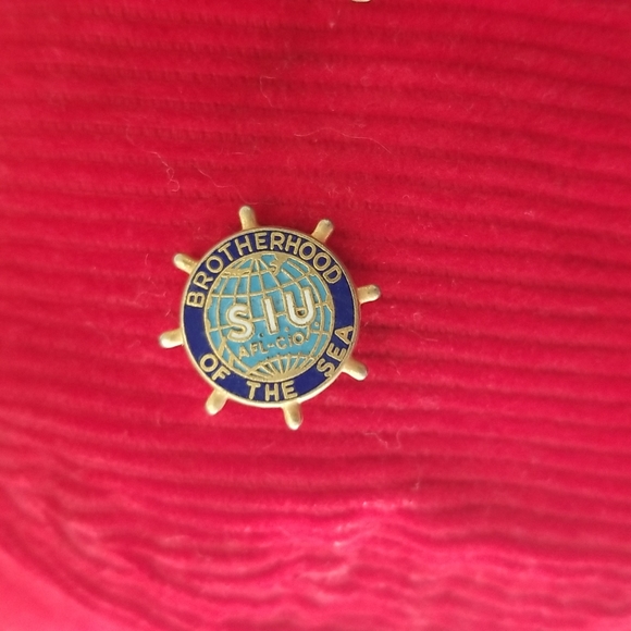 Corduroy 1970s Vintage Hat for Men with Vintage Pins - Picture 5 of 16